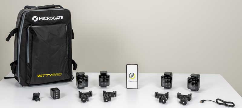 Contenu du Kit 1 WittySem : 4 feux WittySem Pro, 4 clamps, câbles de recharge et sac